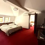 Zamocka Koruna U Hoffera 3*