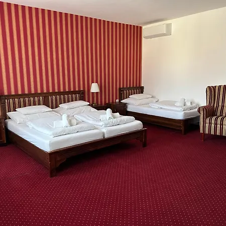 Zamocka Koruna U Hoffera 3*