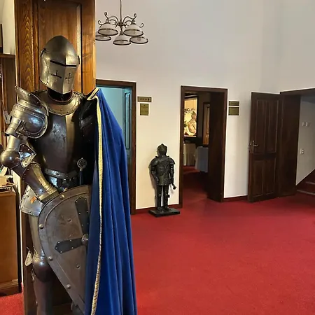 Zamocka Koruna U Hoffera