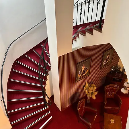 Zamocka Koruna U Hoffera Otel Litra
