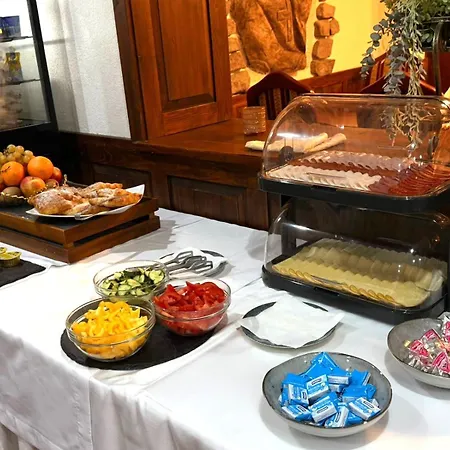 Zamocka Koruna U Hoffera Nitra