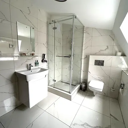 Zamocka Koruna U Hoffera 3*