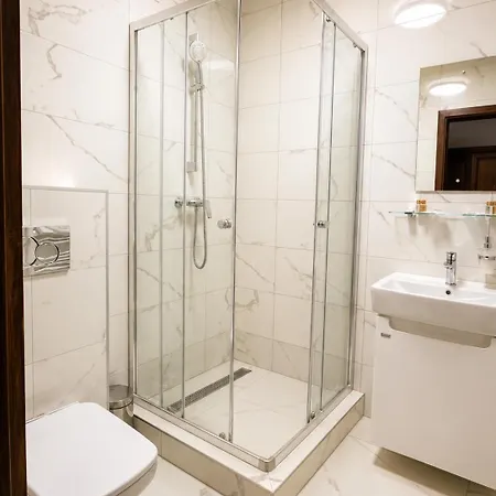 Otel Zamocka Koruna U Hoffera 3*