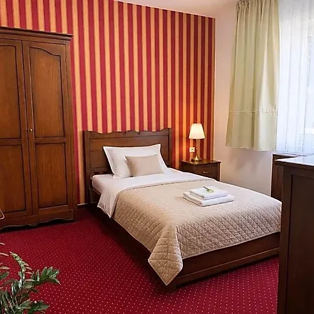 Zamocka Koruna U Hoffera Hotel