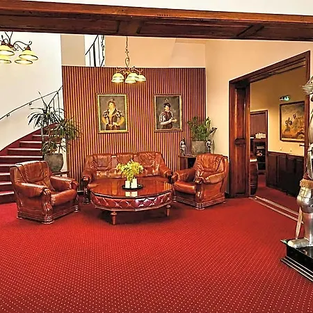 Zamocka Koruna U Hoffera Hotel