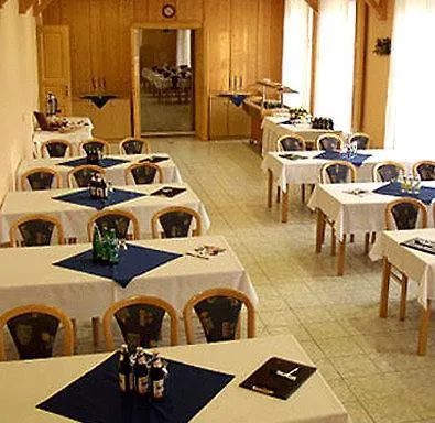 Zamocka Koruna U Hoffera 3*