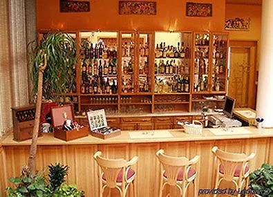 Zamocka Koruna U Hoffera نيترا