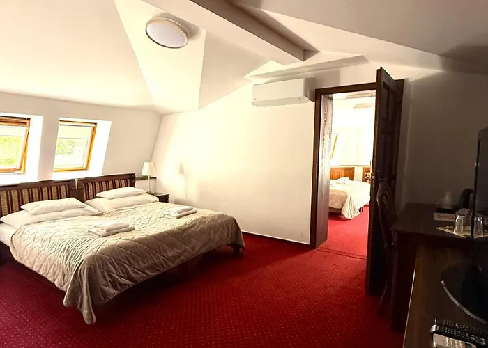 Zamocka Koruna U Hoffera 3*