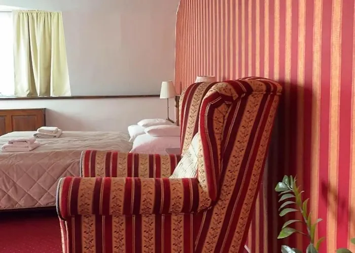 Zamocka Koruna U Hoffera 3* نيترا