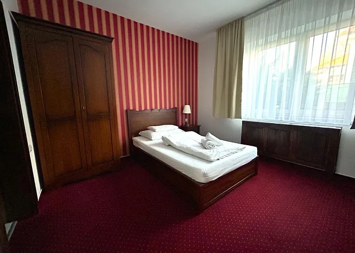 Zamocka Koruna U Hoffera 3*